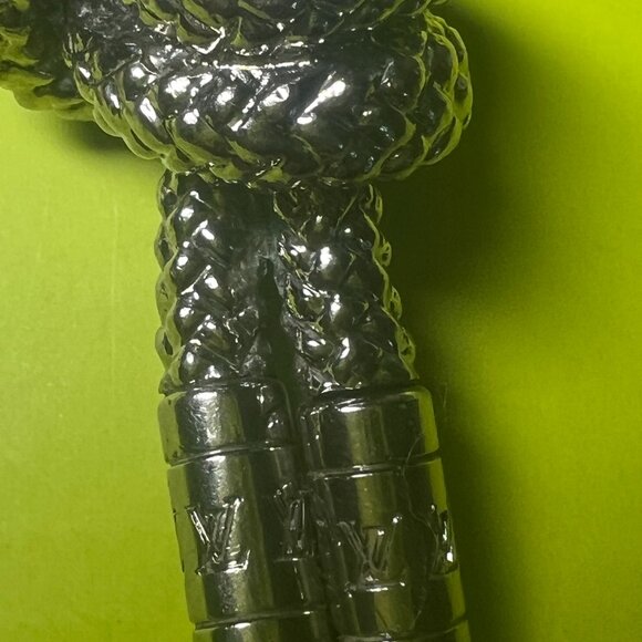 Authentic Louis Vuitton Vintage Silver Tone Knot Bag Charm Key Holder - Picture 16 of 16